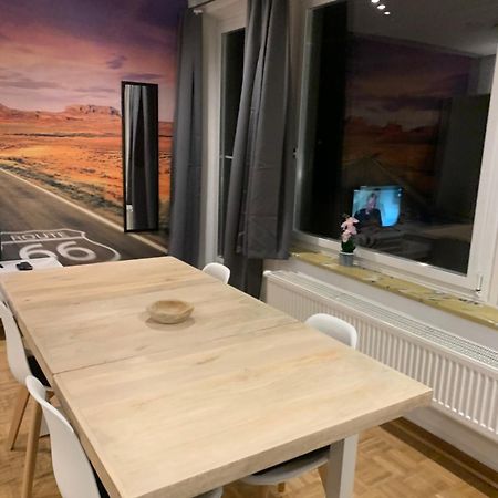 Mainpark Apartment 4 Schlafzimmer Bis Zu 10 Personen Direkt Ueber Aschaffapartment Bei Aschaffenburg Mainaschaff 외부 사진
