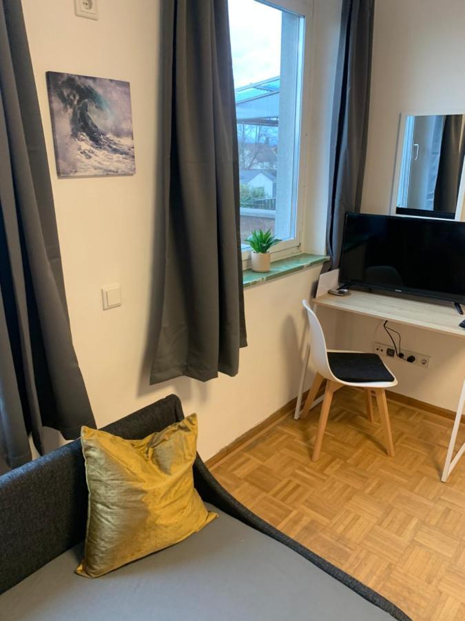 Mainpark Apartment 4 Schlafzimmer Bis Zu 10 Personen Direkt Ueber Aschaffapartment Bei Aschaffenburg Mainaschaff 외부 사진