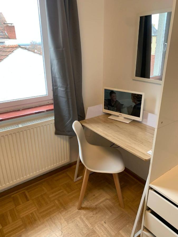 Mainpark Apartment 4 Schlafzimmer Bis Zu 10 Personen Direkt Ueber Aschaffapartment Bei Aschaffenburg Mainaschaff 외부 사진